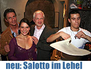 Wohnzimmer im Münchner Lehel: Salotto di Lorenzo - Piazza, Bar, Grill eröffnete im März 2007 (Foto: Saloto)